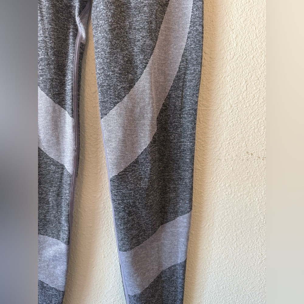 NWOT PINK VICTORIA SECRET Seamless workout Athletic Leggings - Picture 6 of 7